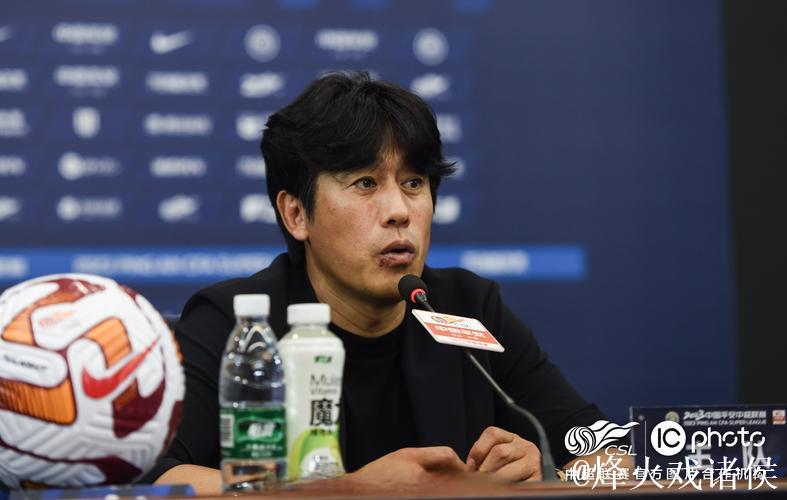 成都蓉城面临挑战:徐正源续约遇阻,紧急预案启动,替补教练浮出水面 成都蓉城面临挑战:徐正源续约遇阻,紧急预案启动,替补教练浮出水面